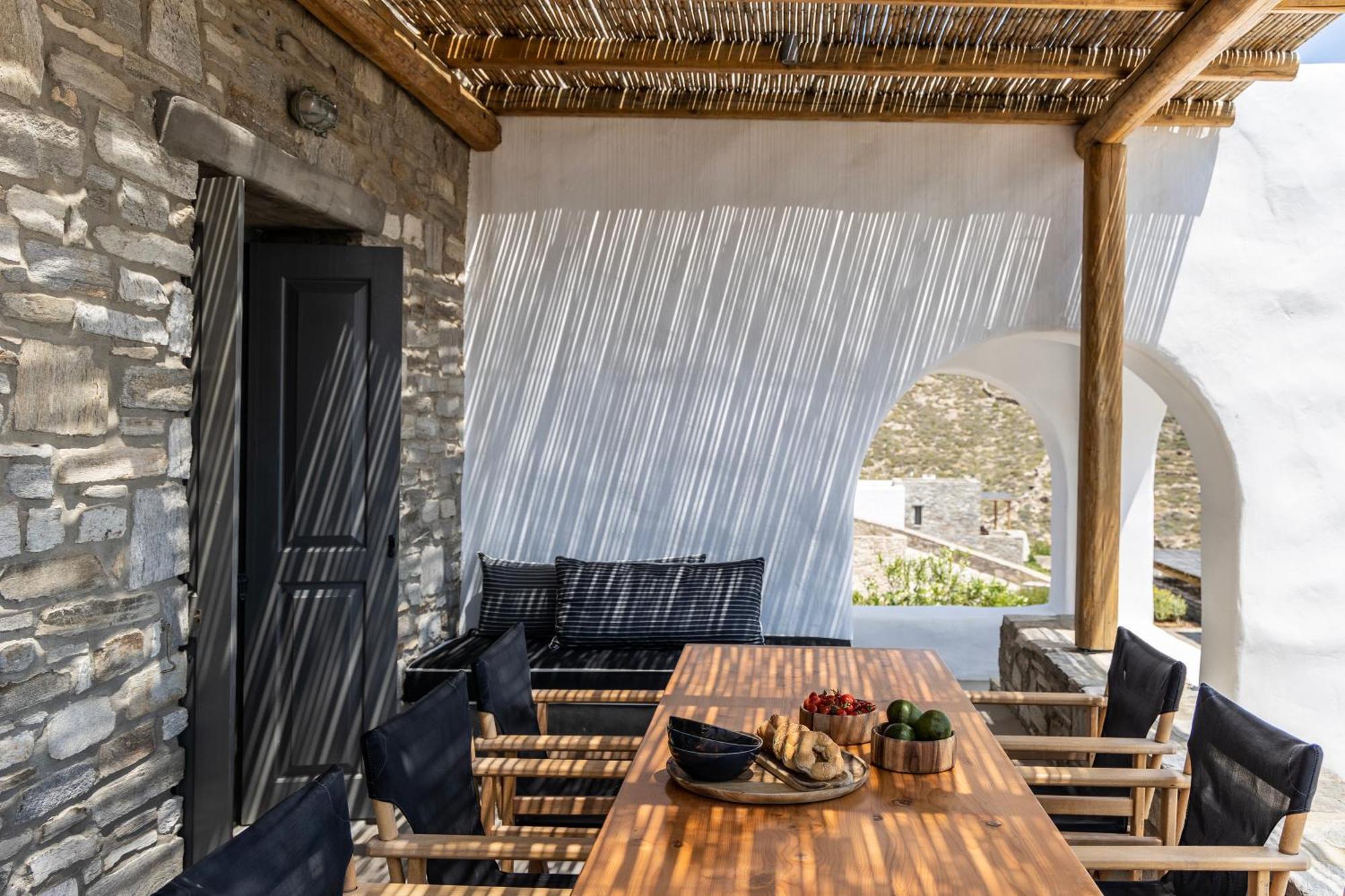Acron Paros *